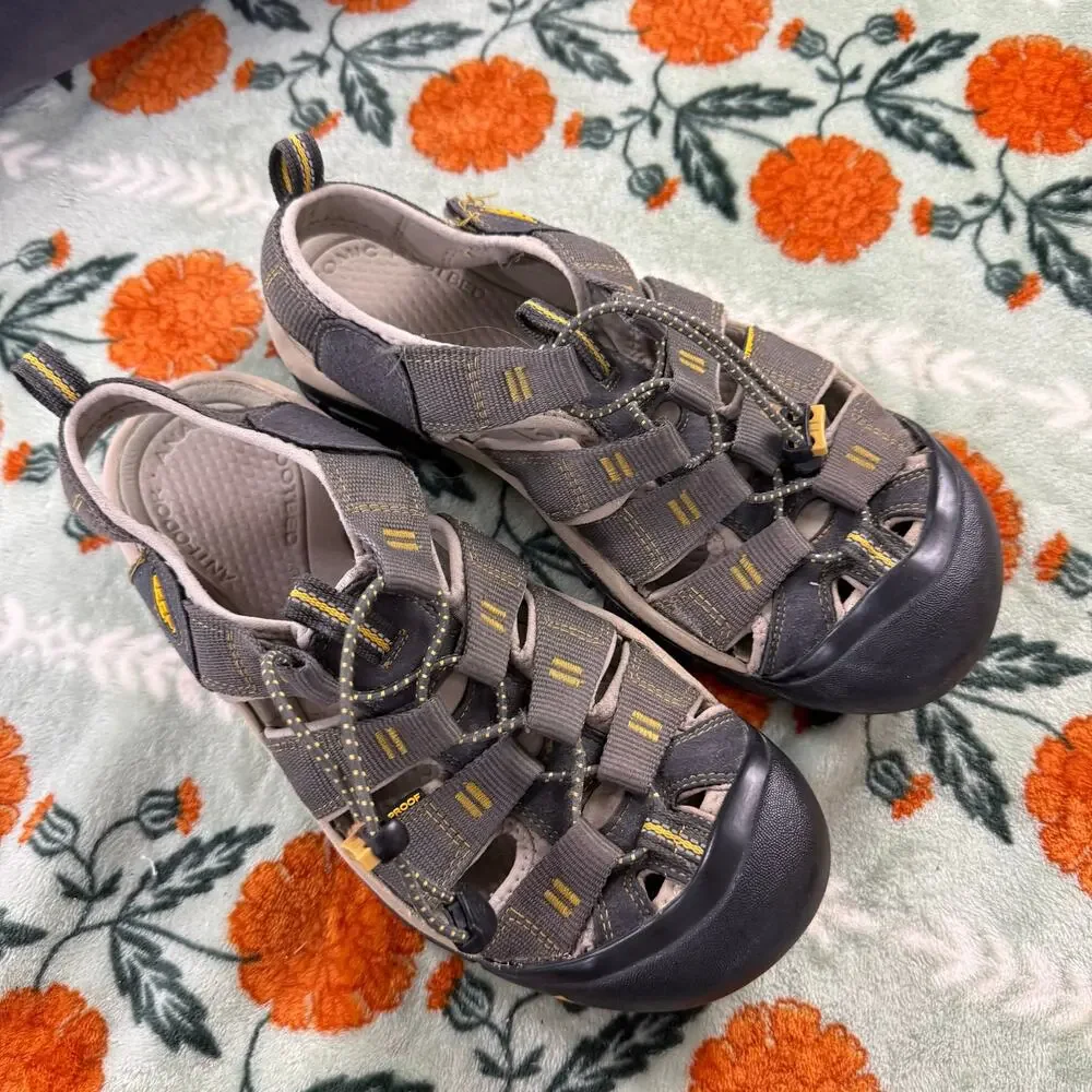 Keen Newport H2 Sandals Hiking Water Shoes Brown men's 9 Raven Aluminum